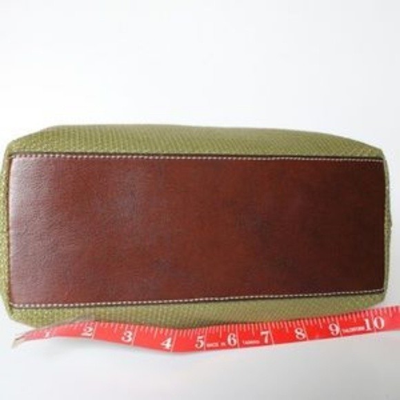 Croft and Barrow Faux Straw Lightweight Handbag - Picture 2 of 13